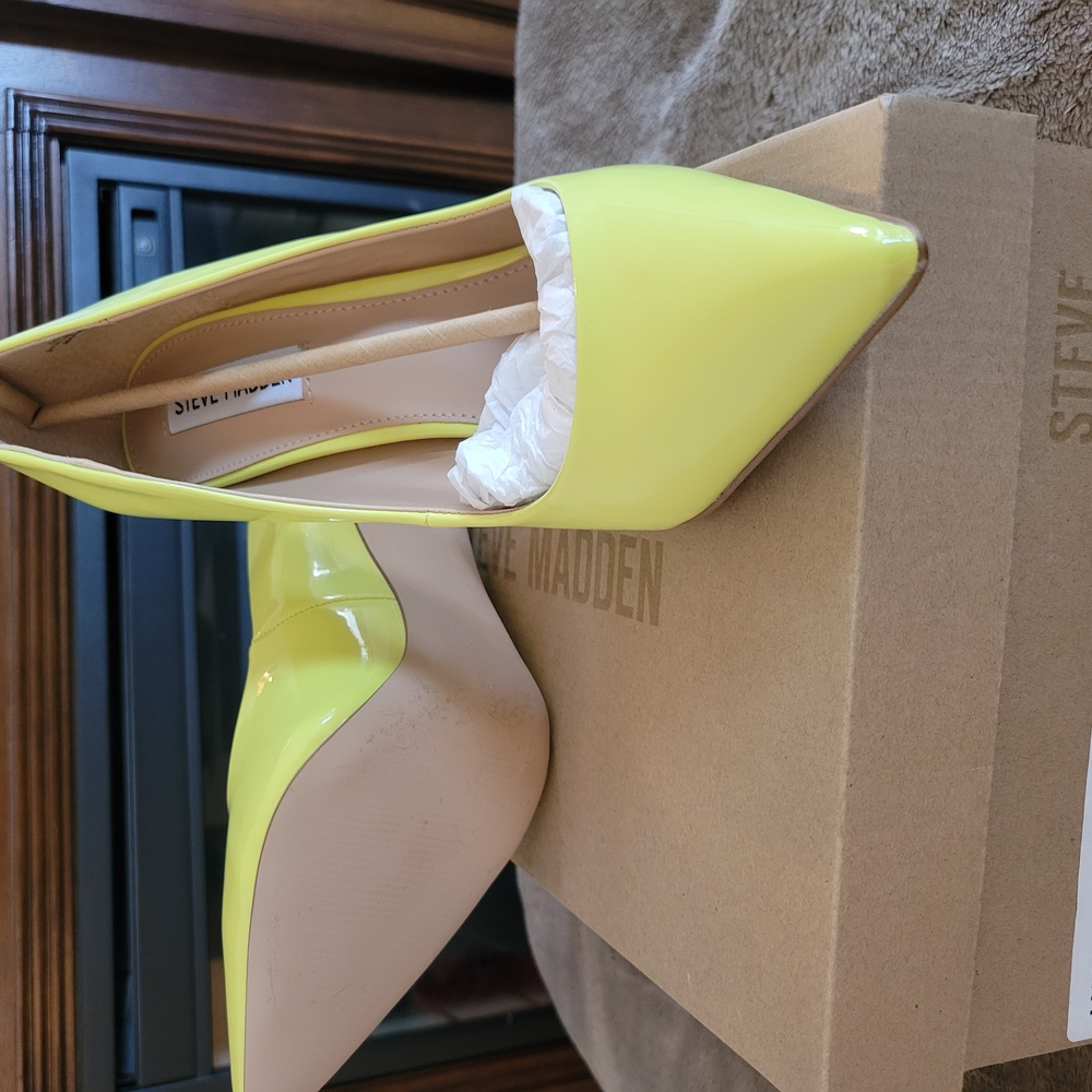 Steve Madden  Vala Citron Yellow Heels